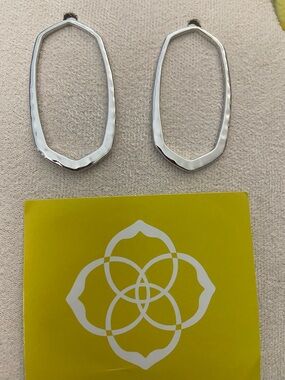 Kendra Scott Silver Hammered "Zorte" Earrings